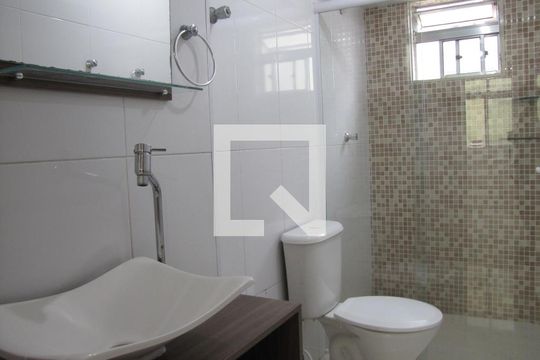 Banheiro de apartamento à venda com 2 quartos, 49m² em Conjunto Habitacional Padre Manoel de Paiva, São Paulo