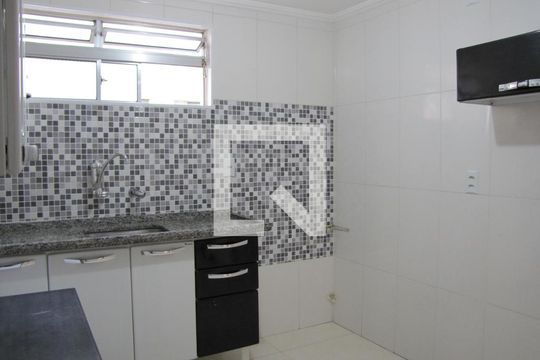 Cozinha de apartamento à venda com 2 quartos, 49m² em Conjunto Habitacional Padre Manoel de Paiva, São Paulo
