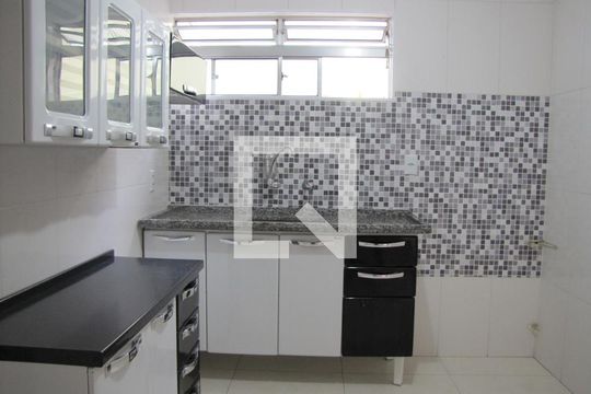 Cozinha de apartamento à venda com 2 quartos, 49m² em Conjunto Habitacional Padre Manoel de Paiva, São Paulo