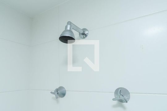 Banheiro de kitnet/studio à venda com 1 quarto, 25m² em Vila Mariana, São Paulo
