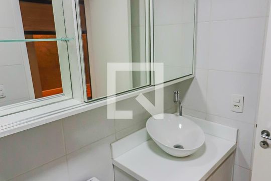 Banheiro Social de apartamento à venda com 2 quartos, 60m² em Jardim das Vertentes, São Paulo