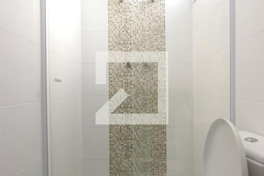 Banheiro de apartamento à venda com 2 quartos, 52m² em Vila Guilhermina, São Paulo