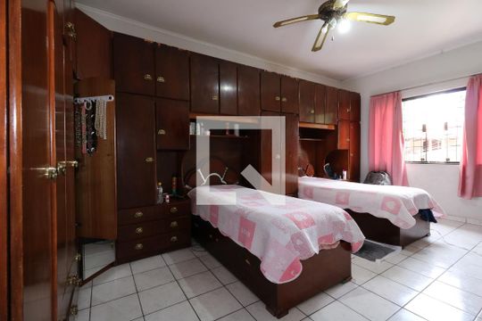 Quarto de casa à venda com 2 quartos, 400m² em Vila Curuca, Santo André