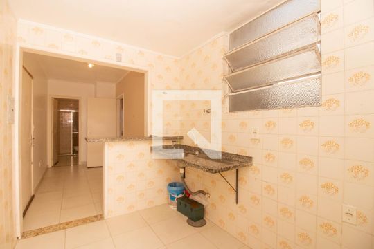 Cozinha de apartamento à venda com 1 quarto, 59m² em Chácara das Pedras, Porto Alegre
