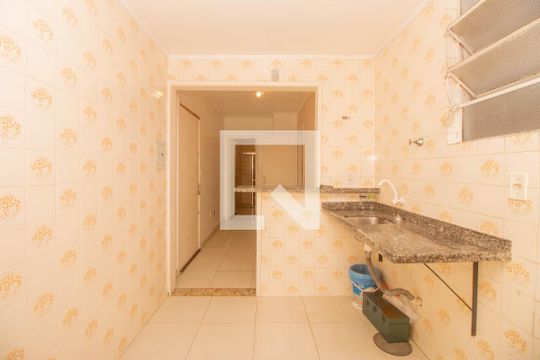 Cozinha de apartamento à venda com 1 quarto, 59m² em Chácara das Pedras, Porto Alegre