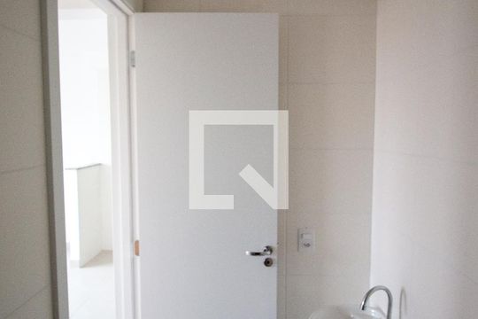 Banheiro de apartamento à venda com 2 quartos, 33m² em Itaquera, São Paulo