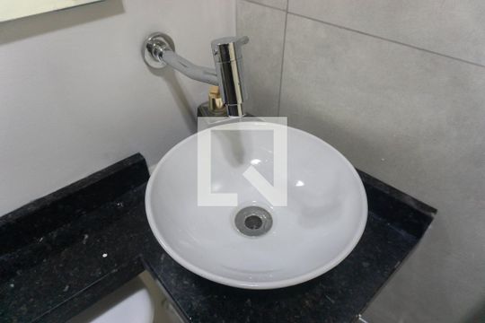 Banheiro de apartamento para alugar com 1 quarto, 30m² em Consolação, São Paulo
