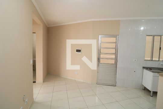 Sala de casa para alugar com 2 quartos, 90m² em Parque Colonial, São Paulo