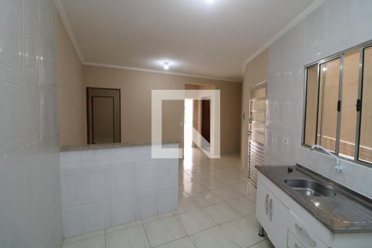 Cozinha de casa para alugar com 2 quartos, 90m² em Parque Colonial, São Paulo