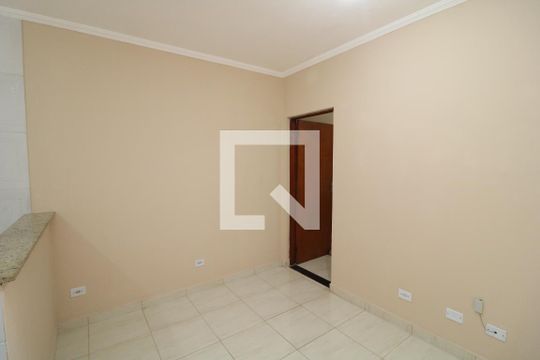 Sala de casa para alugar com 2 quartos, 90m² em Parque Colonial, São Paulo