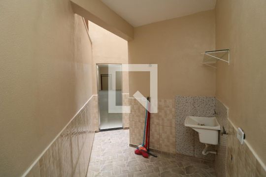 Área de Serviço de casa para alugar com 2 quartos, 90m² em Parque Colonial, São Paulo