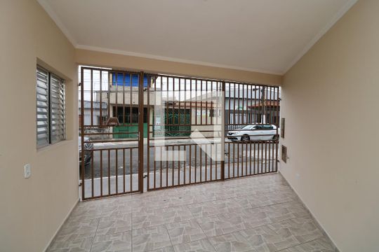 Garagem de casa para alugar com 2 quartos, 90m² em Parque Colonial, São Paulo