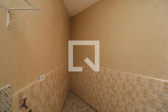 Área de Serviço de casa para alugar com 2 quartos, 90m² em Parque Colonial, São Paulo