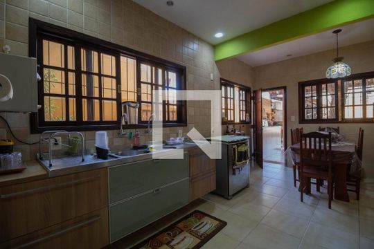Cozinha  de casa à venda com 6 quartos, 450m² em Pechincha, Rio de Janeiro