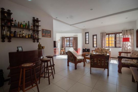 Sala  de casa para alugar com 6 quartos, 450m² em Pechincha, Rio de Janeiro