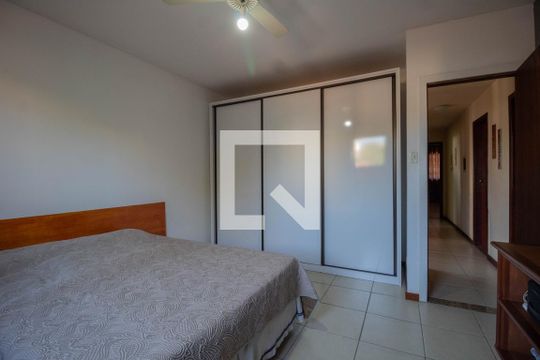 Quarto 2 de casa para alugar com 6 quartos, 450m² em Pechincha, Rio de Janeiro