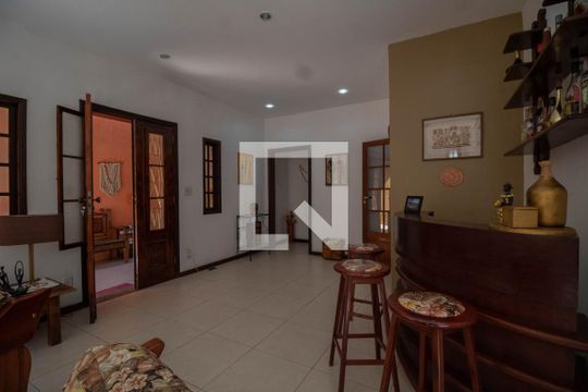 Sala  de casa para alugar com 6 quartos, 450m² em Pechincha, Rio de Janeiro