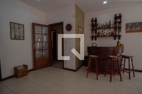 Sala  de casa para alugar com 6 quartos, 450m² em Pechincha, Rio de Janeiro