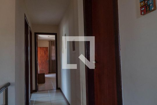 Corredor de casa para alugar com 6 quartos, 450m² em Pechincha, Rio de Janeiro