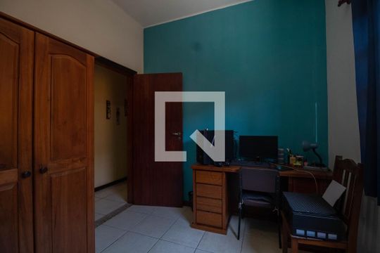 Quarto 1 de casa para alugar com 6 quartos, 450m² em Pechincha, Rio de Janeiro
