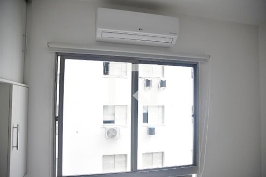 Quarto de kitnet/studio para alugar com 1 quarto, 28m² em Santa Cecília, São Paulo