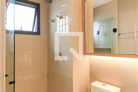 Banheiro de kitnet/studio para alugar com 1 quarto, 29m² em Campo Belo, São Paulo