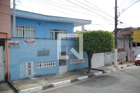 Fachada de casa à venda com 3 quartos, 250m² em Novo Osasco, Osasco