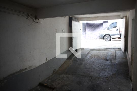 Garagem de casa à venda com 3 quartos, 250m² em Novo Osasco, Osasco
