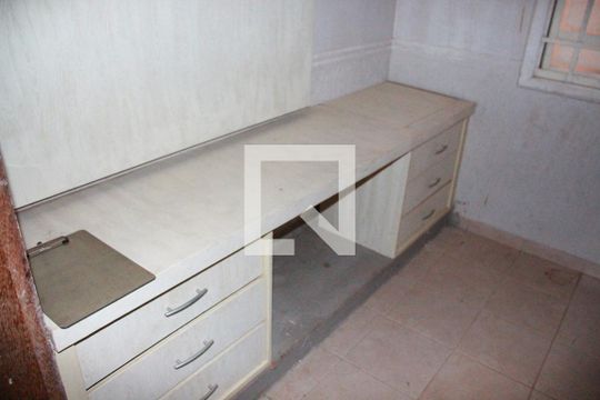 Quarto 1 de casa para alugar com 3 quartos, 200m² em Granada, Uberlândia