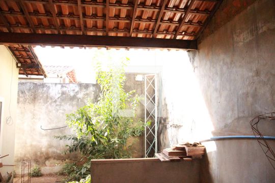 Quintal de casa para alugar com 3 quartos, 200m² em Granada, Uberlândia