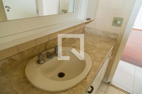 Banheiro - Pia de apartamento para alugar com 2 quartos, 59m² em Vila Guarani (zona Sul), São Paulo