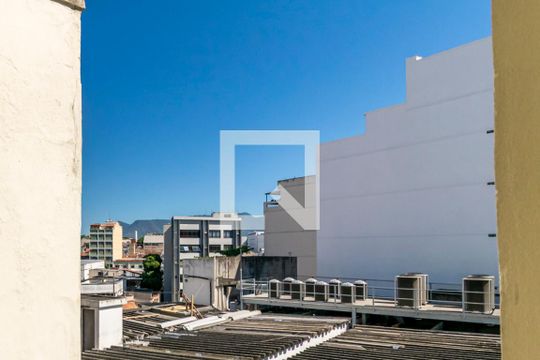 Vista do Quarto 2 de apartamento para alugar com 2 quartos, 71m² em Bonsucesso, Rio de Janeiro