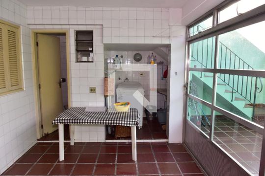 Área de Serviço de casa à venda com 3 quartos, 180m² em Campo Grande, São Paulo
