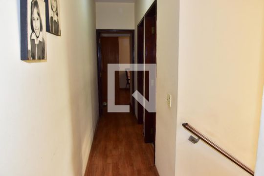 Corredor de casa à venda com 3 quartos, 180m² em Campo Grande, São Paulo