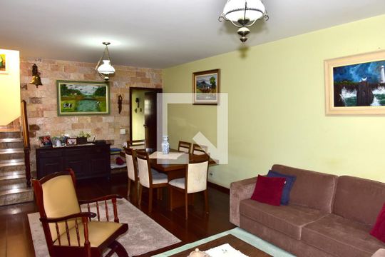 Sala de casa à venda com 3 quartos, 180m² em Campo Grande, São Paulo