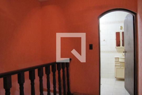 Corredor de casa à venda com 4 quartos, 200m² em Jardim Danfer, São Paulo