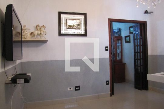 Sala de casa à venda com 4 quartos, 200m² em Jardim Danfer, São Paulo