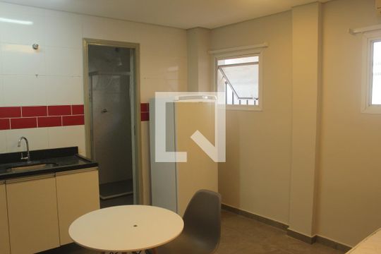 Kitnet/Studio para alugar com 1 quarto, 18m² em Parque Alves de Lima, São Paulo