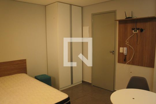 Quarto/Cozinha de kitnet/studio para alugar com 1 quarto, 18m² em Parque Alves de Lima, São Paulo