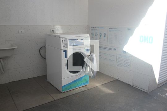 Lavanderia de kitnet/studio para alugar com 1 quarto, 18m² em Parque Alves de Lima, São Paulo