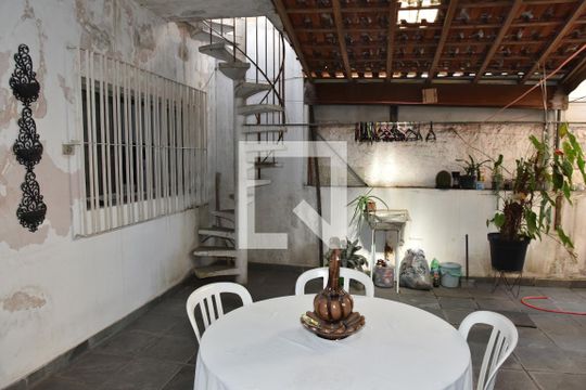 Quintal de casa à venda com 3 quartos, 265m² em Campininha, São Paulo