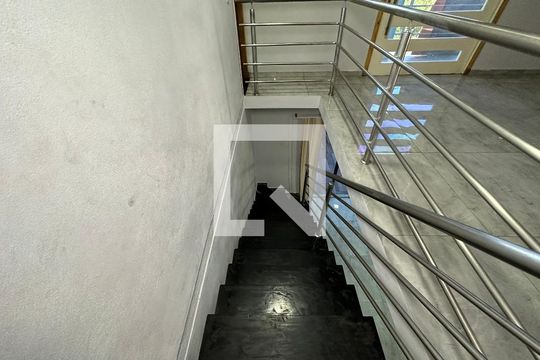 Escada de casa à venda com 3 quartos, 300m² em Vicentina, São Leopoldo