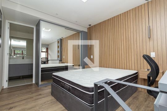 Quarto de apartamento para alugar com 1 quarto, 45m² em Jardim das Bandeiras, São Paulo