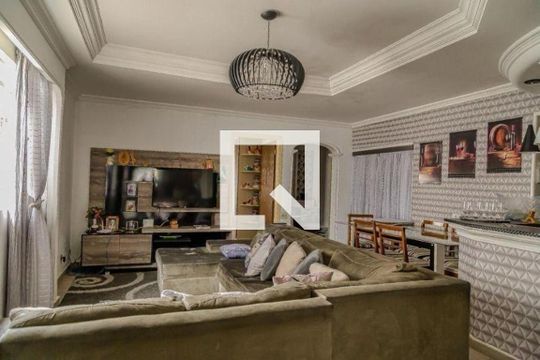 Casa à venda com 6 quartos, 120m² em Vila Campestre, São Paulo