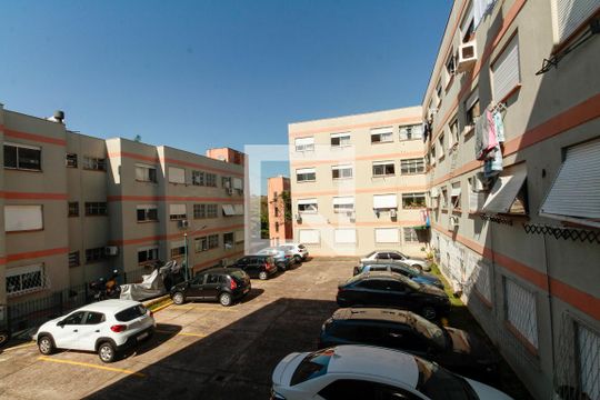 Vista Sala de apartamento para alugar com 2 quartos, 45m² em Santo Antônio, Porto Alegre