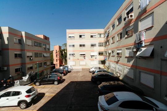 Vista Quarto 1 de apartamento para alugar com 2 quartos, 45m² em Santo Antônio, Porto Alegre
