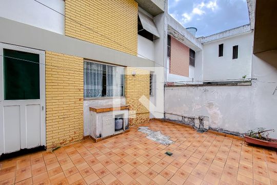 Quintal de casa para alugar com 3 quartos, 153m² em Jardim Analia Franco, São Paulo