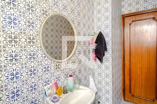 Lavabo de casa para alugar com 3 quartos, 153m² em Jardim Analia Franco, São Paulo