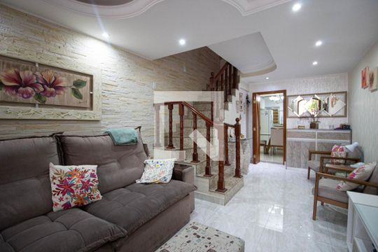 Sala de casa para alugar com 2 quartos, 249m² em Vila Regina ( Zona Leste), São Paulo