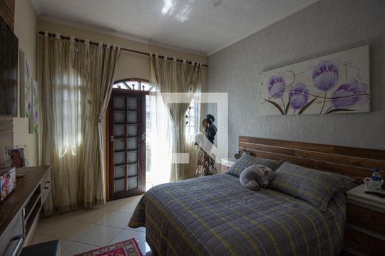 Quarto 1 de casa para alugar com 2 quartos, 249m² em Vila Regina ( Zona Leste), São Paulo